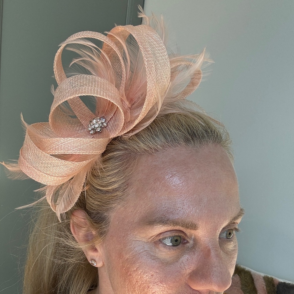 Peach Fascinator with Feathers handmade in London. - Picture 2 of 7